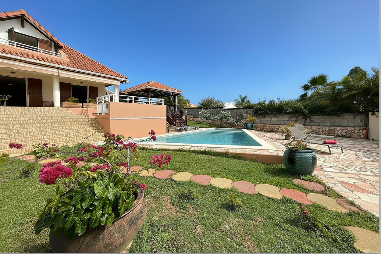 STUDIO PONT CAFE location Martinique Sainte-Luce Vue mer - Le studio en bas à gauche de la villa